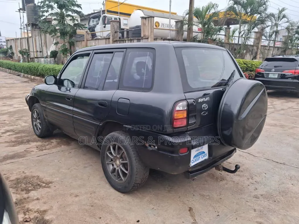 Toyota RAV4 Automatic 2000 Gray