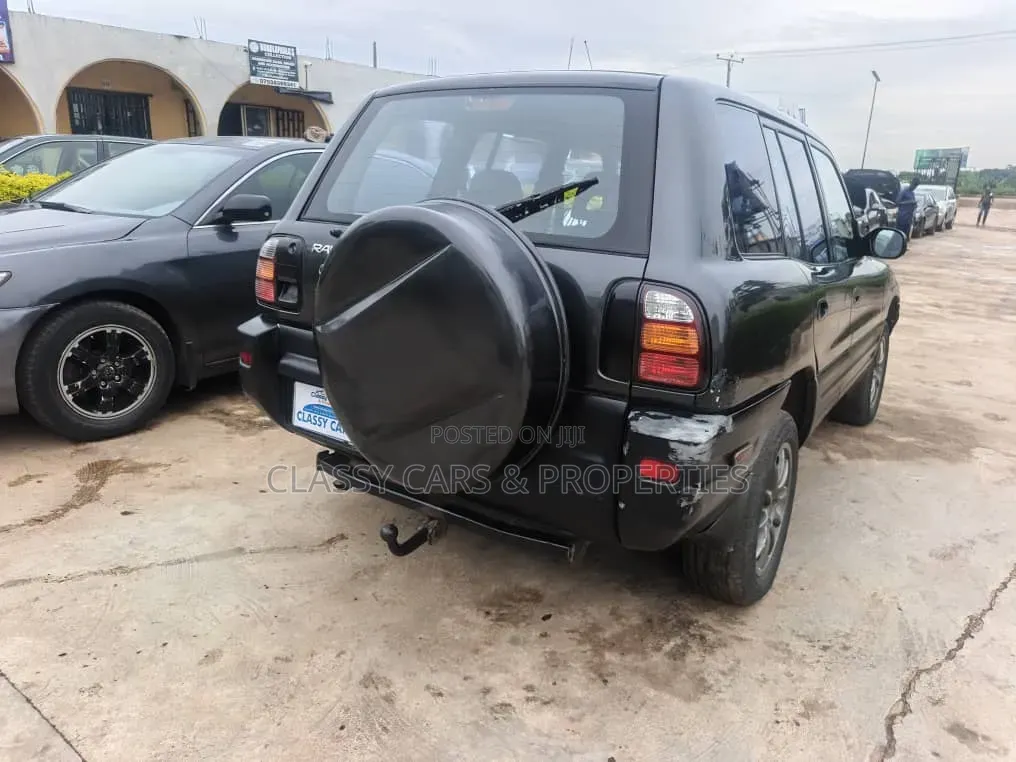 Toyota RAV4 Automatic 2000 Gray