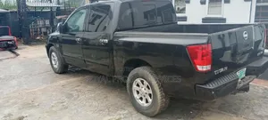 Nissan Titan 2004 Black