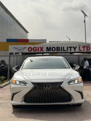 Lexus ES 350 FWD 2019 White