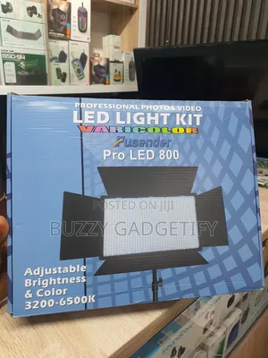 Professional Photo & Video Varicolor Pro LED 800 Light Kit