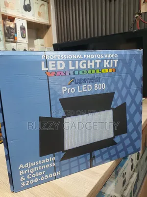 Professional Photo & Video Varicolor Pro LED 800 Light Kit