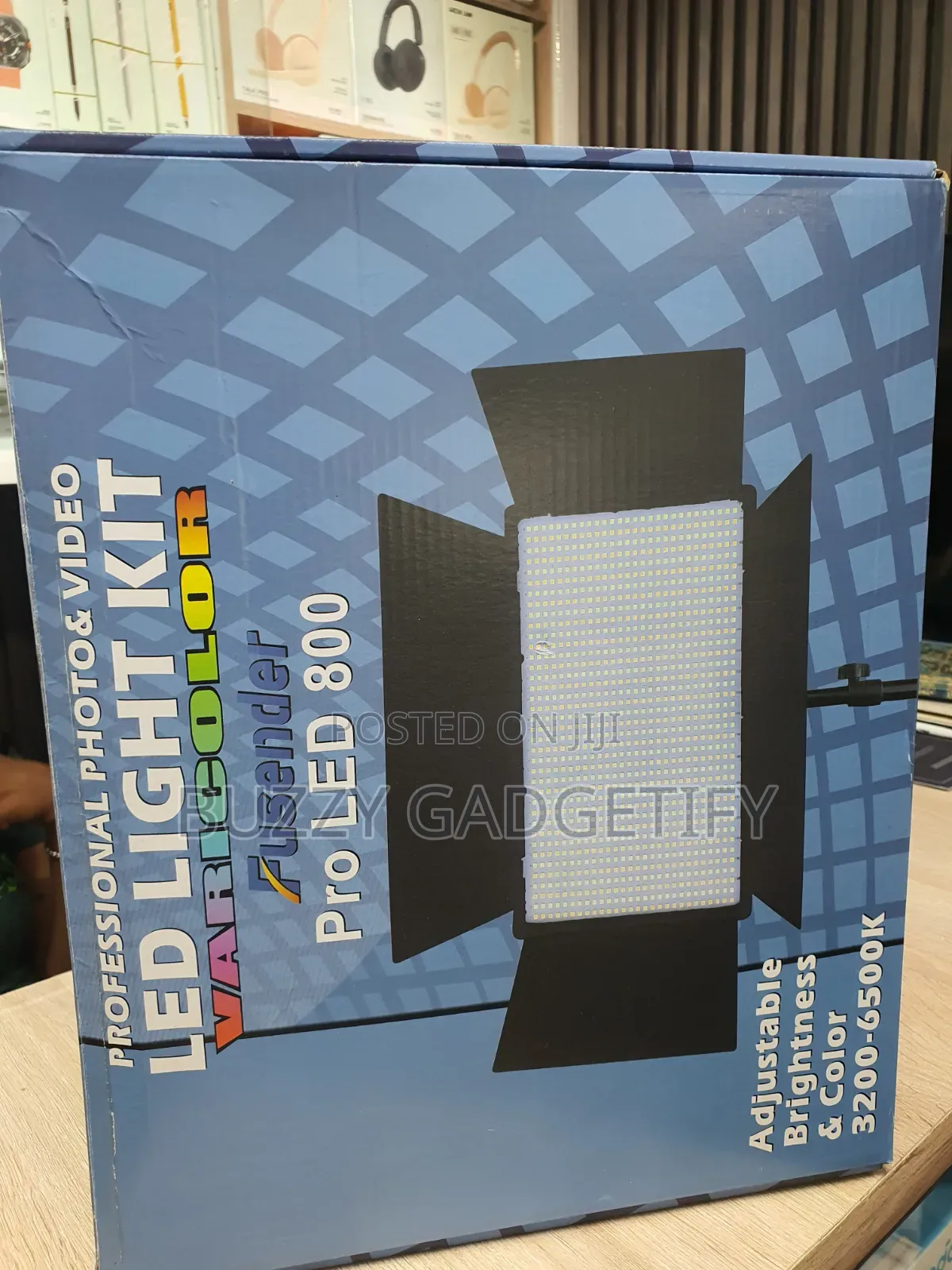 Professional Photo & Video Varicolor Pro LED 800 Light Kit