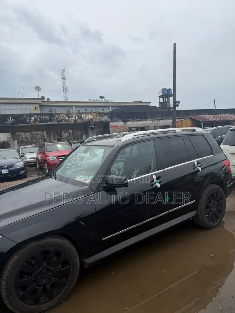 Mercedes-Benz GLK-Class 2011 Black