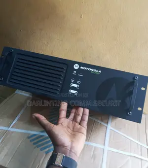 Motorola DR 3000 MOTOTRBO Digital/Analog Two-Way Radio Repeater.