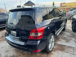 Mercedes-Benz GLK-Class 2011 Blue