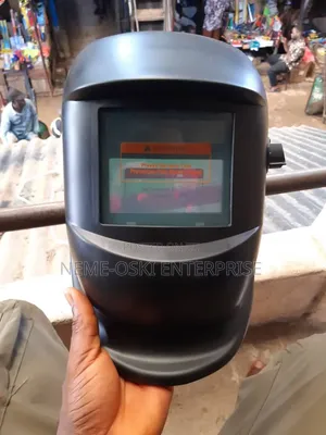 Auto-Darkening Welding Helmet - Black