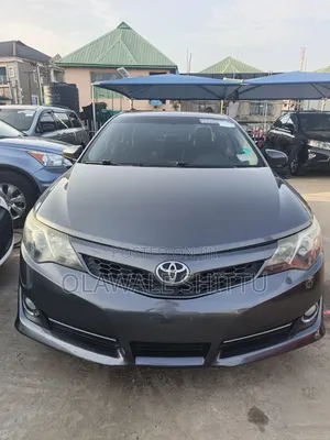 Toyota Camry SE 4dr Sedan (2.5L 4cyl 6A) 2013 Gray