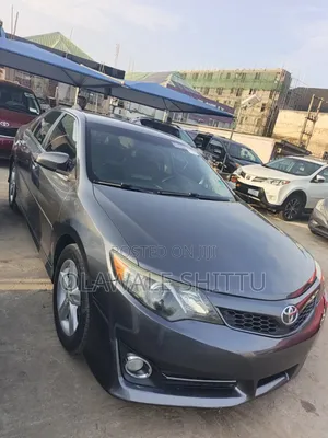 Toyota Camry SE 4dr Sedan (2.5L 4cyl 6A) 2013 Gray