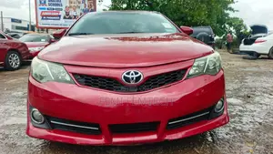 Toyota Camry SE 4dr Sedan (2.5L 4cyl 6A) 2013 Red