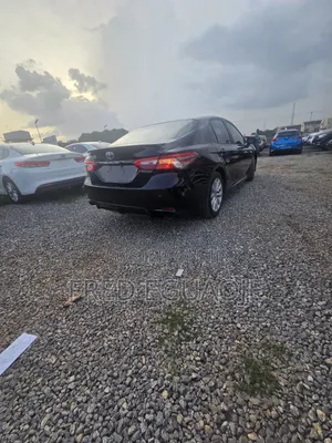 Toyota Camry SE FWD (2.5L 4cyl 8AM) 2018 Black