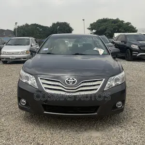 Toyota Camry LE 4dr Sedan (2.5L 4cyl 6AM) 2010 Gray