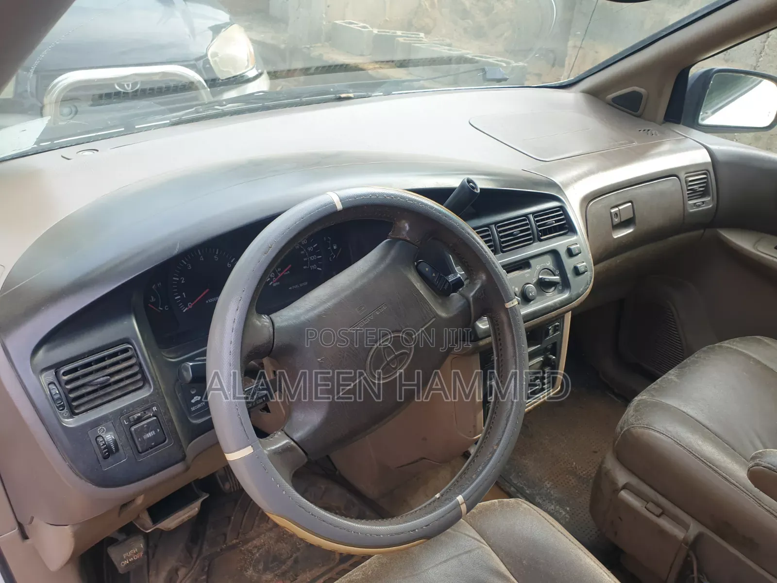 Toyota Sienna XLE & 1 hatch 2000 White