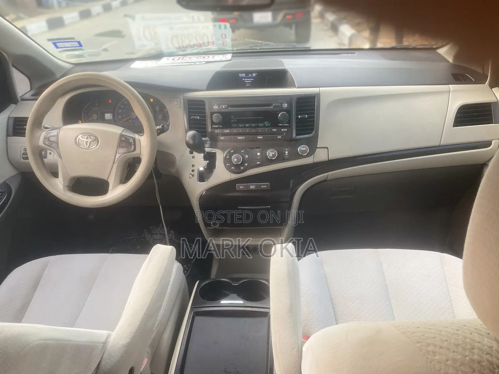 Toyota Sienna 2010 Silver