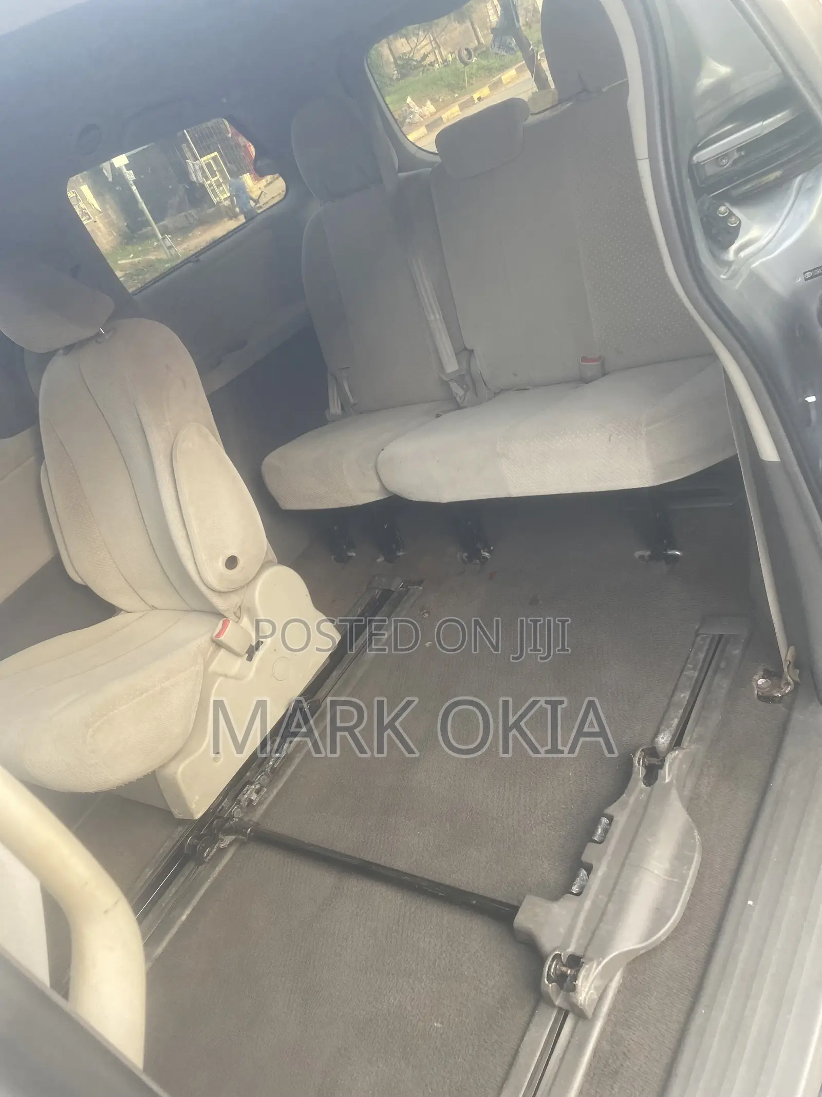 Toyota Sienna 2010 Silver
