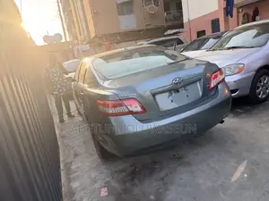 Toyota Camry LE 4dr Sedan (2.5L 4cyl 6AM) 2010 Green