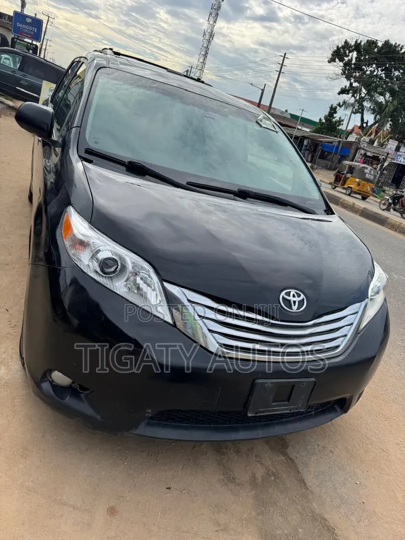 Toyota Sienna Limited 7 Passenger 2012 Black
