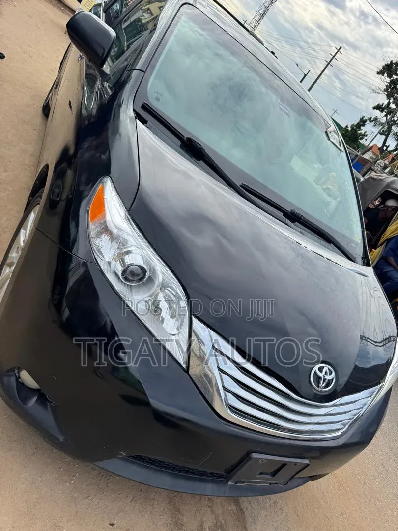 Toyota Sienna Limited 7 Passenger 2012 Black