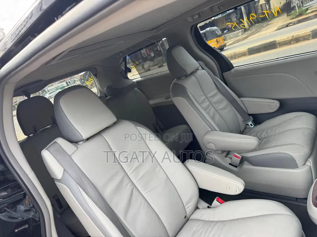 Toyota Sienna Limited 7 Passenger 2012 Black