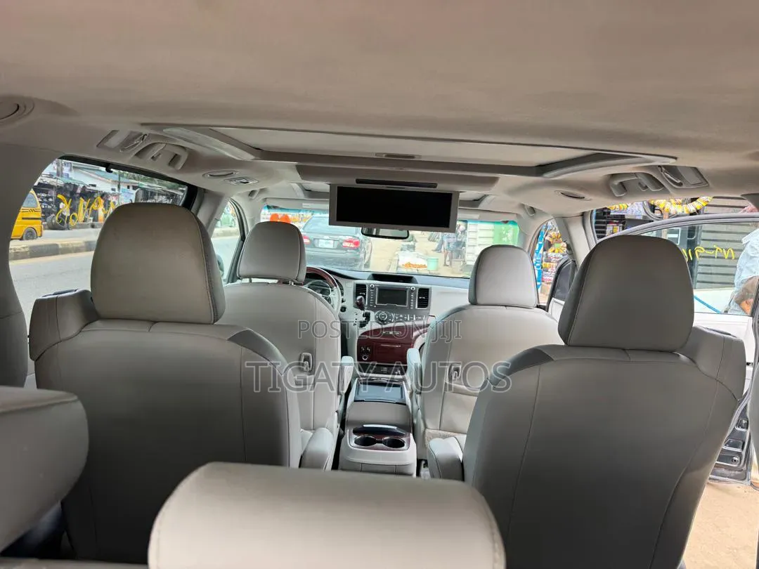 Toyota Sienna Limited 7 Passenger 2012 Black