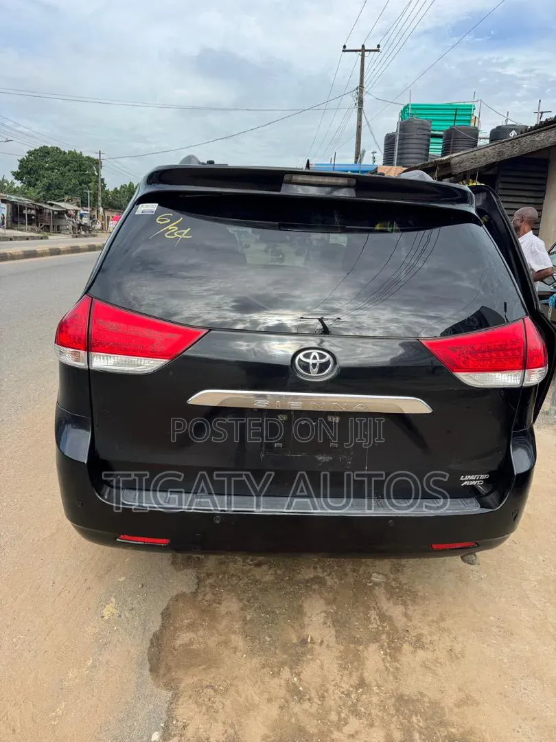 Toyota Sienna Limited 7 Passenger 2012 Black