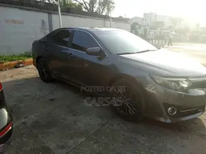 Toyota Camry SE V6 4dr Sedan (3.5L 6cyl 6A) 2012 Gray