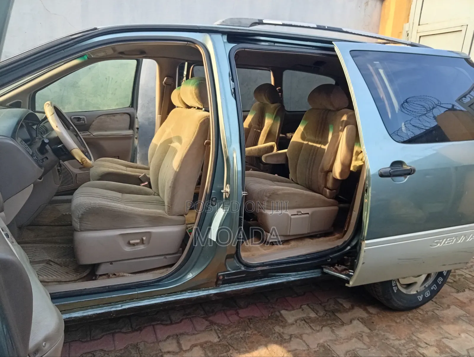 Toyota Sienna 2000 Green