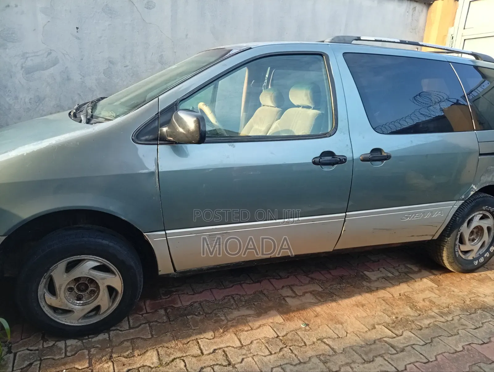Toyota Sienna 2000 Green