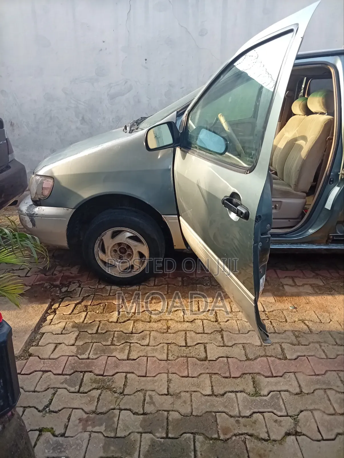 Toyota Sienna 2000 Green