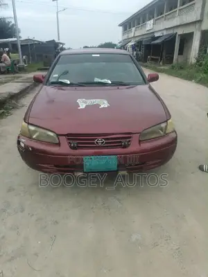 Toyota Camry 2001 Red