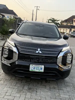 Mitsubishi Outlander SEL 2023 Black