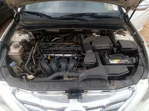 Hyundai Sonata SE Sedan FWD (2.4L 4cyl 6A) 2010 White