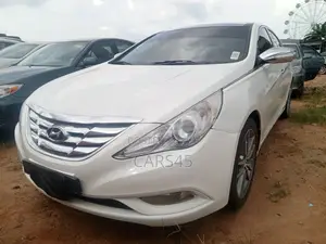 Hyundai Sonata SE Sedan FWD (2.4L 4cyl 6A) 2010 White