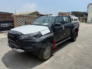 New Toyota Hilux 2026 Black