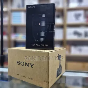 SONY FX3 Cinema Camera Plus FE 24-70mm F2.8 GMaster Lens