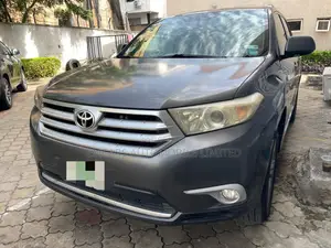 Toyota Highlander Limited 2011 Red