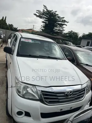Toyota Hilux 2013 White
