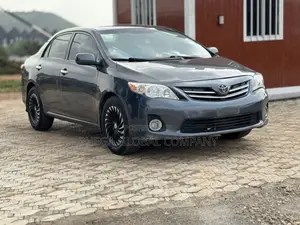 Toyota Corolla LE 4dr Sedan (1.8L 4cyl 4A) 2013 Gray