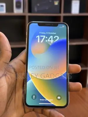 Apple iPhone X 64 GB White