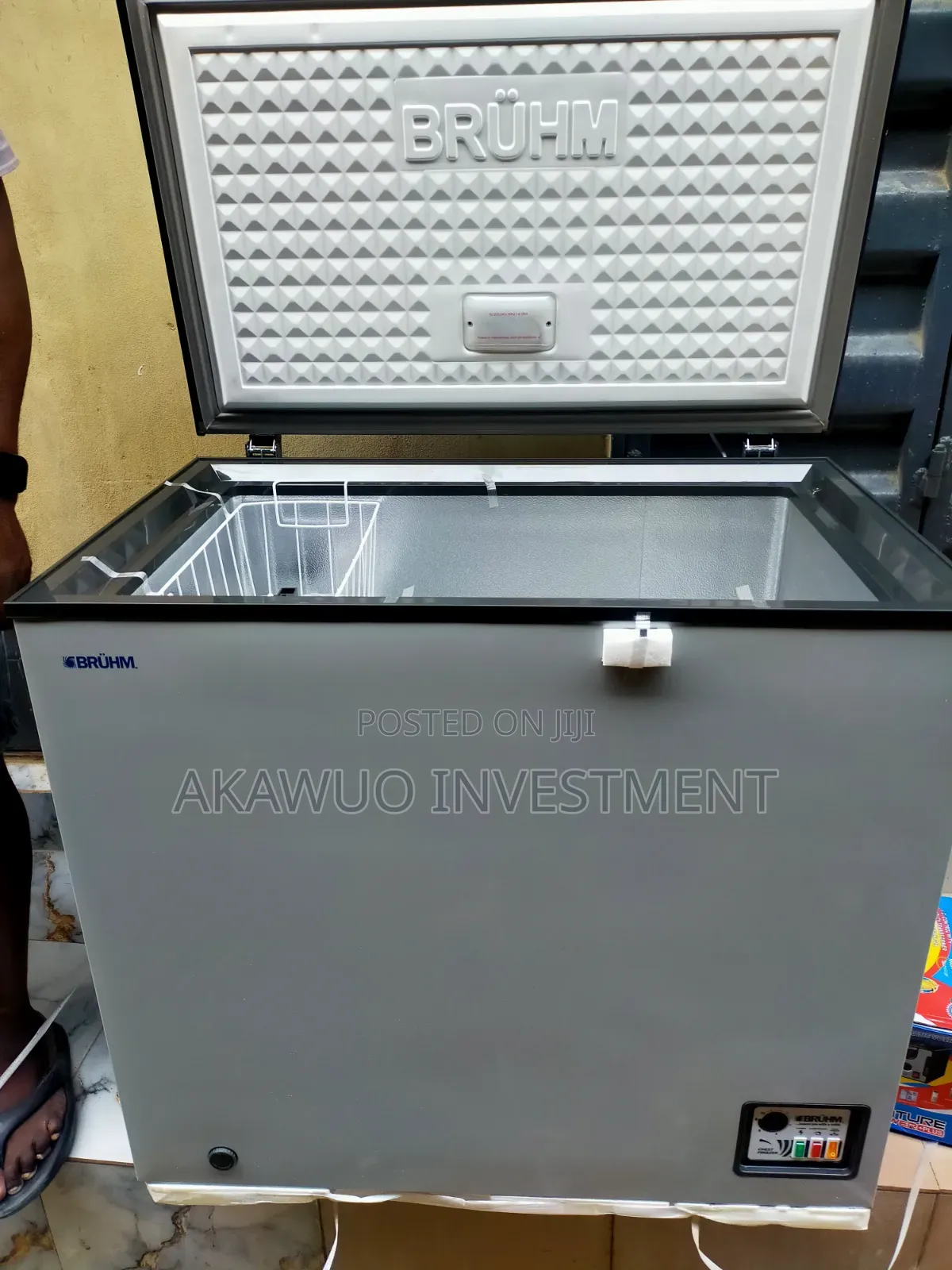 BRUHM Freezer Fast Frozen 250 Liters