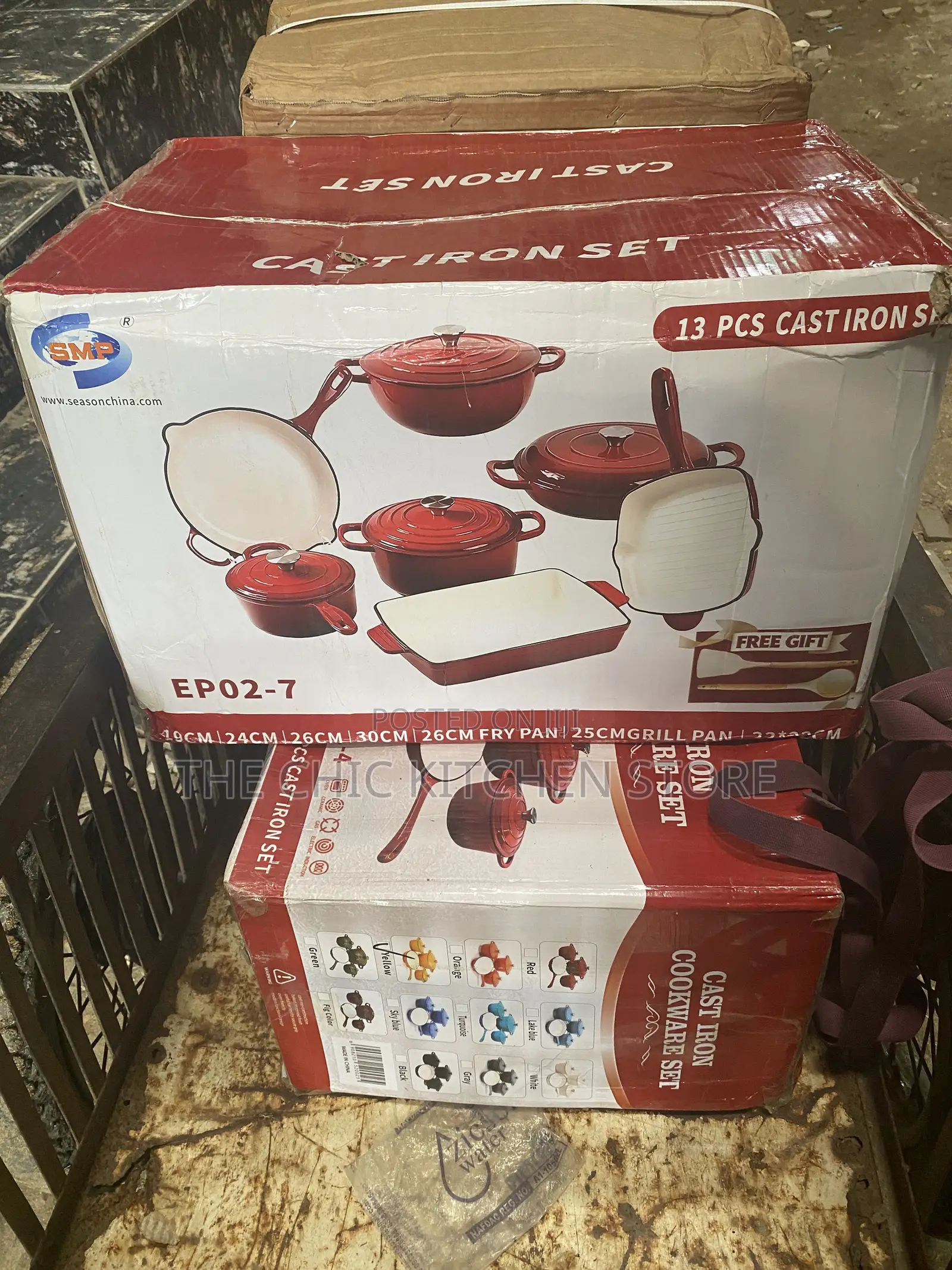 13pcs Enamel Cast Iron With Dutch Oven Cookware Set & 2 Silicon Spoons