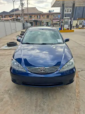 Toyota Camry LE 4dr Sedan (2.4L 4cyl 5A) 2005 Blue