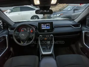 Toyota RAV4 LE 2021 White