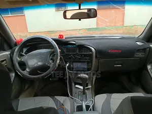 Toyota Camry 2000 Green