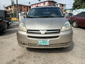 Toyota Sienna XLE Limited AWD (3.3L V6 5A) 2004 Gold