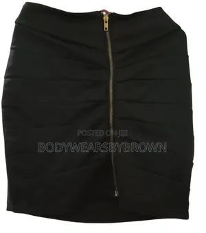 A Front Zip Mini Skirt