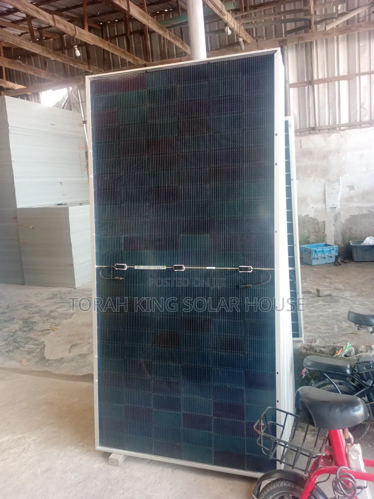 Jinco Solar 590 Watts