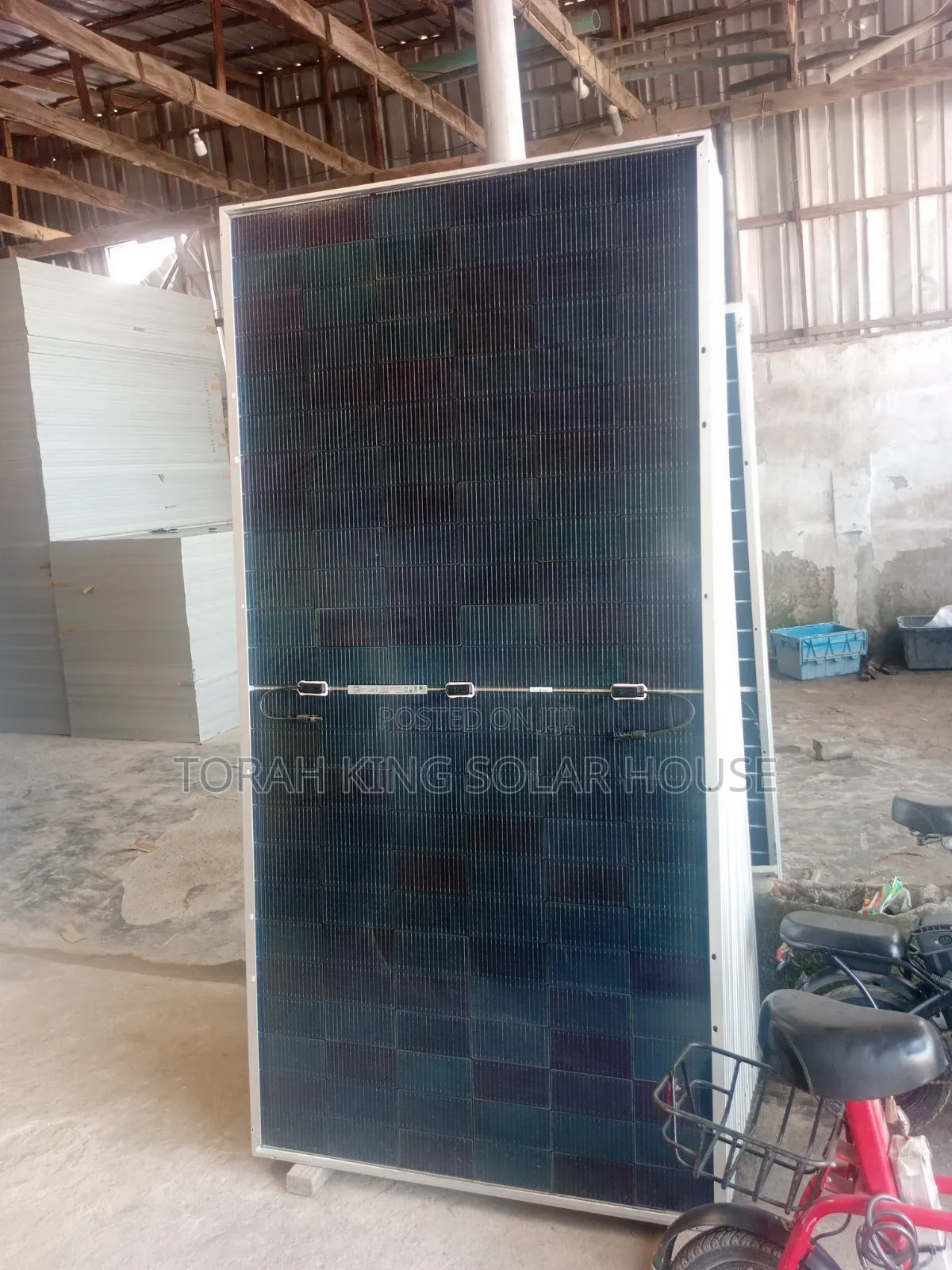 Jinco Solar 590 Watts