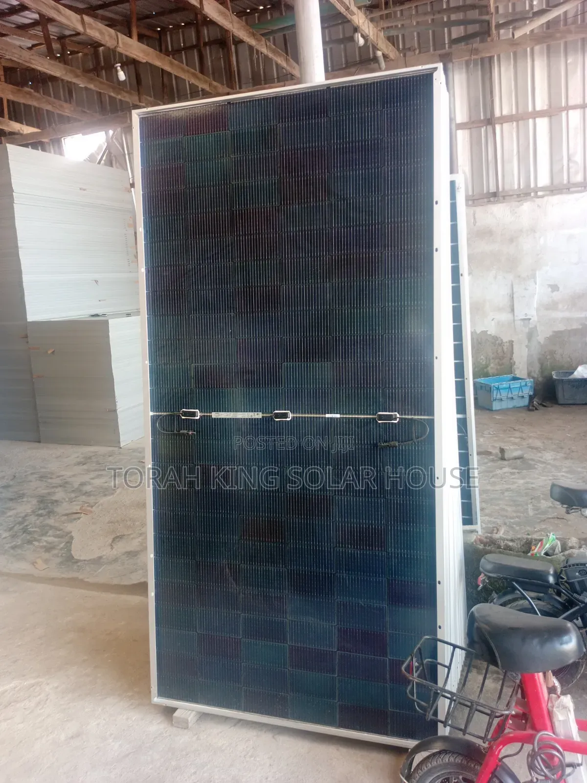 Jinco Solar 590 Watts