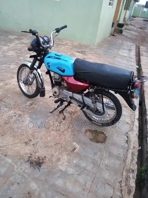 Bajaj Boxer 100 2023 Red
